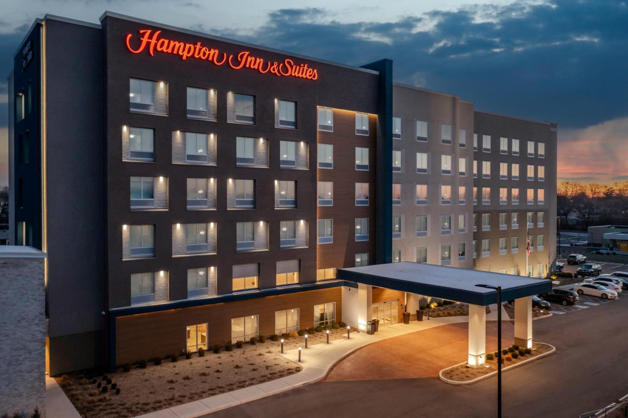 Hampton Inn & Suites Indianapolis West Speedway Exterior photo